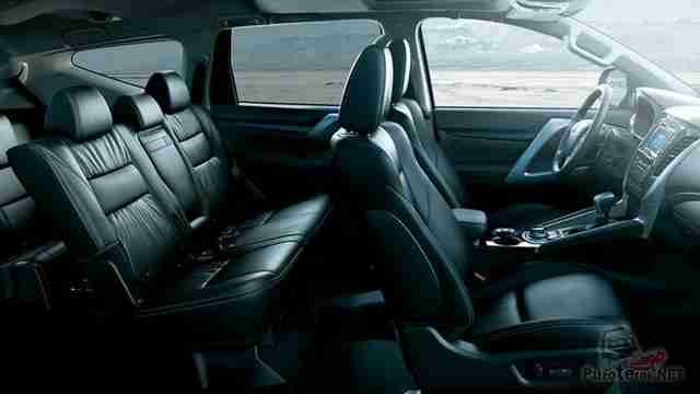 Салон Mitsubishi Pajero Sport в чёрном цвете