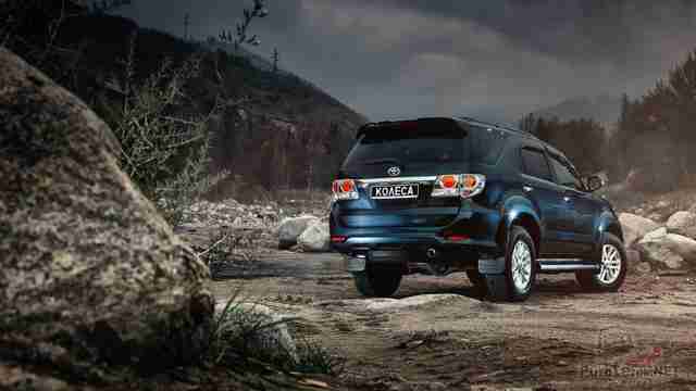 Toyota Fortuner первого поколения в горах