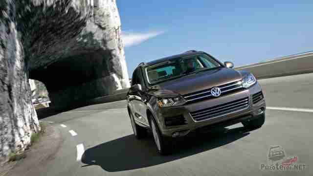 Volkswagen Touareg выехал из тоннеля