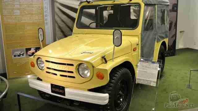 Жёлтый Suzuki Jimny первого поколения