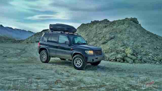 Экспедиционный Mitsubishi Pajero третьего поколения
