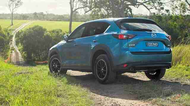 Мазда CX-7 на грунтовке