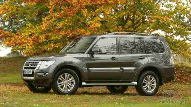 Mitsubishi Pajero четвёртого поколения осенью