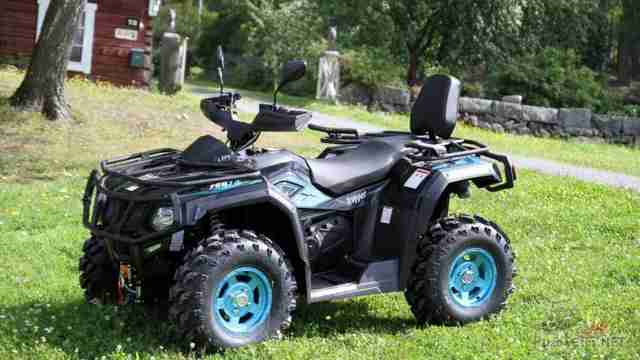 Stels ATV 600gt во дворе дома