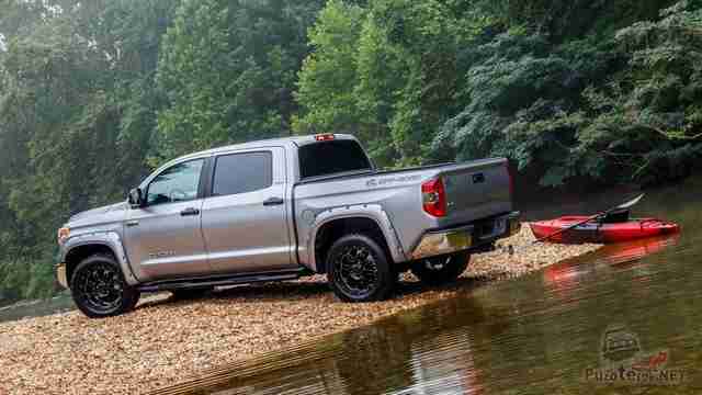Toyota Tundra второго поколения