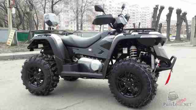 Чёрный Linhai-Yamaha на улице