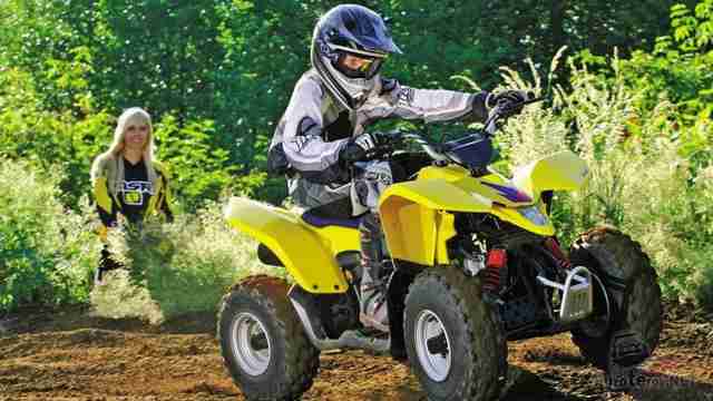 Маленький гонщик на Suzuki QuadSport Z50