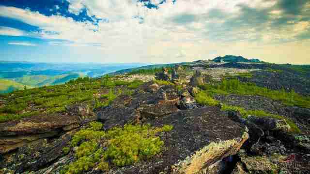 Панорама горного хребта