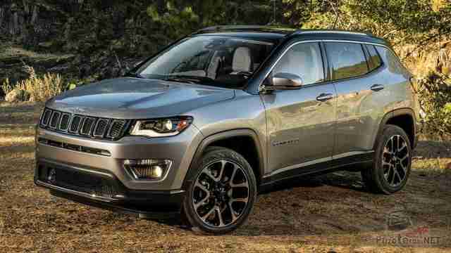 Серый Jeep Compass Limited 2017