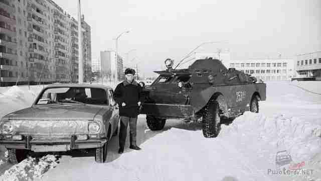 Архивное фото учёного зимой в Припяти, 1986-87 Архивное фото учёного зимой в Припяти, 1986-87