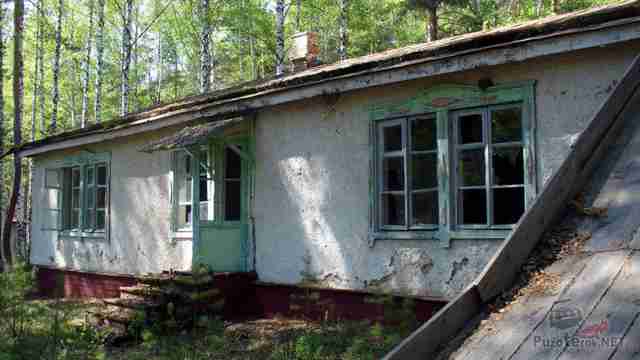 Белёные стены жилого корпуса