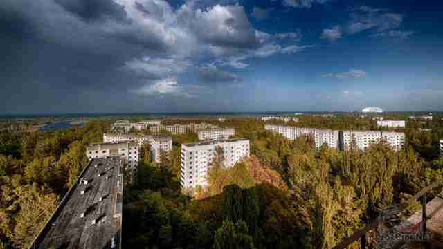 Панорама города в зоне техногенной катастрофы Панорама города в зоне техногенной катастрофы