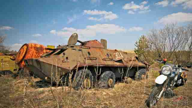 Заброшенная военная техника в зоне отчуждения Заброшенная военная техника в зоне отчуждения