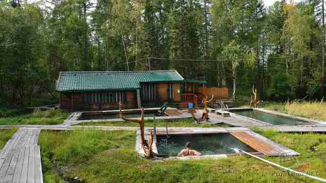 Купальни с тремя бассейнами Купальни с тремя бассейнами
