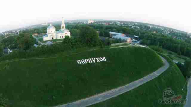 Реставрируемый Троицкий собор на вершине Соборной горы в Серпухове