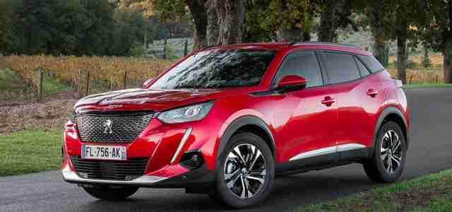 PEUGEOT 2008: confident ahead PEUGEOT 2008: confident ahead