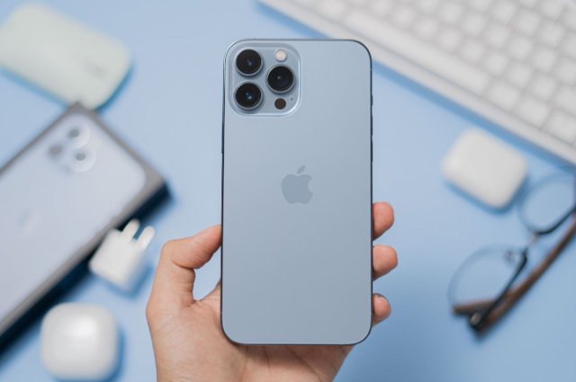 Ваш Путь к Безграничным Возможностям: iPhone 13