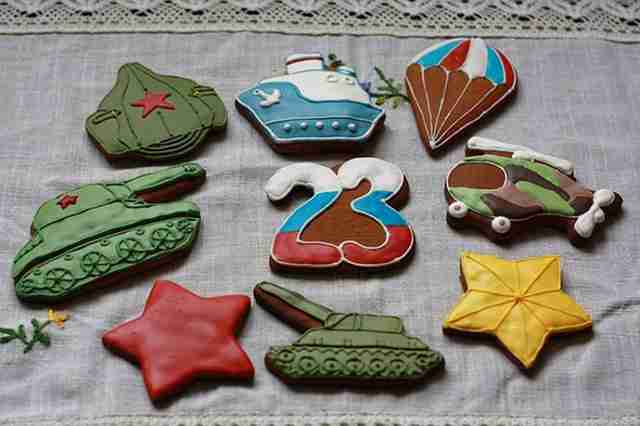 Что подарить на 23 февраля - оригинальные идеи и креативные варианты подарков и поделок Что подарить на 23 февраля - оригинальные идеи и креативные варианты подарков и поделок