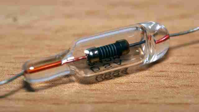 Вечный фонарик - как сделать просто и быстро устройство своими руками Вечный фонарик - как сделать просто и быстро устройство своими руками