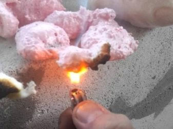 Монтажная пена огнестойкая, противопожарная: что из себя представляет, маркировка, достоинства и недостатки, виды и производители, критерии для выбора