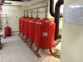 Расширительный бак в системе отопления – установка и подключение