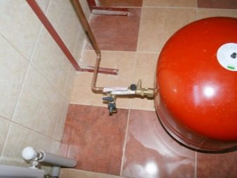 Расширительный бак в системе отопления – установка и подключение