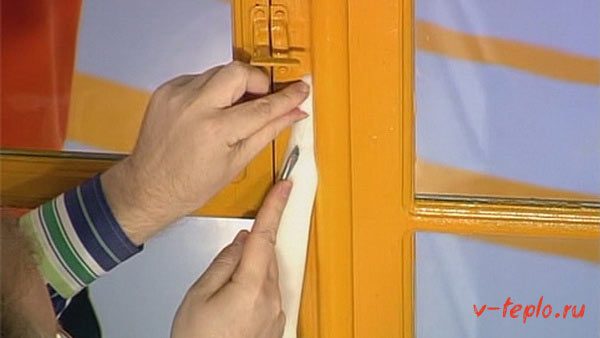 Как утеплить окна на зиму своими руками: способы для деревянных и пвх окон, рекомендации по ремонту Утепление с помощью ваты