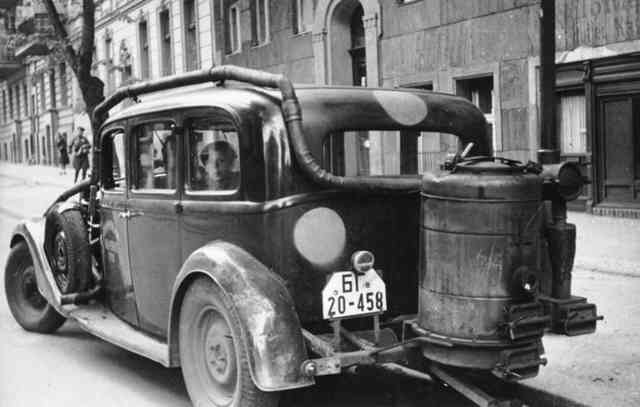 старый экземпляр авто с газогенератором