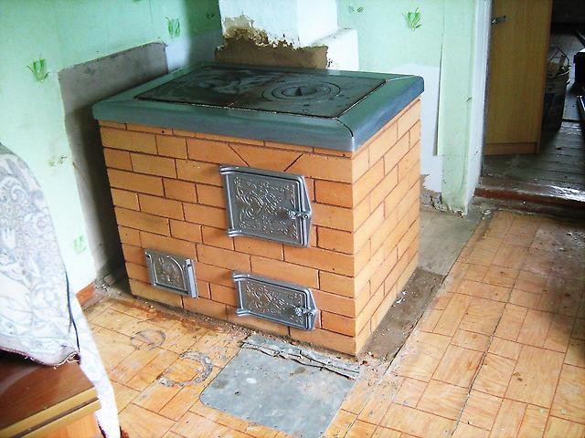 Печь-камин из кирпича: как построить комбинированное устройство Печь камин из кирпича пристенный