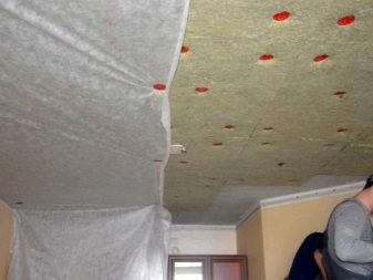 Пароизоляция потолка: советы по выбору материала и технологии укладки Пароизоляция потолка: советы по выбору материала и технологии укладки