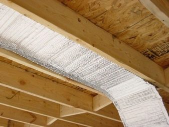 Пароизоляция потолка: советы по выбору материала и технологии укладки Пароизоляция потолка: советы по выбору материала и технологии укладки