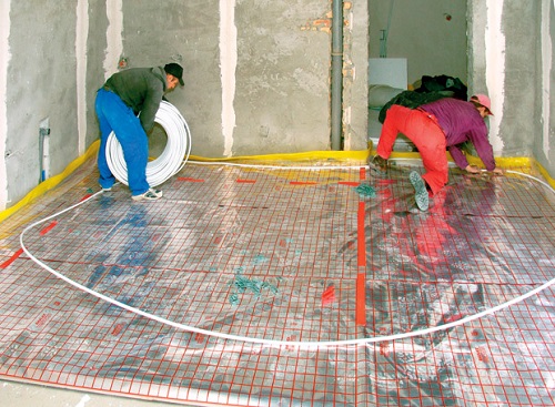 Укладывание труб Укладывание труб из сшитого полиэтилена для теплого пола