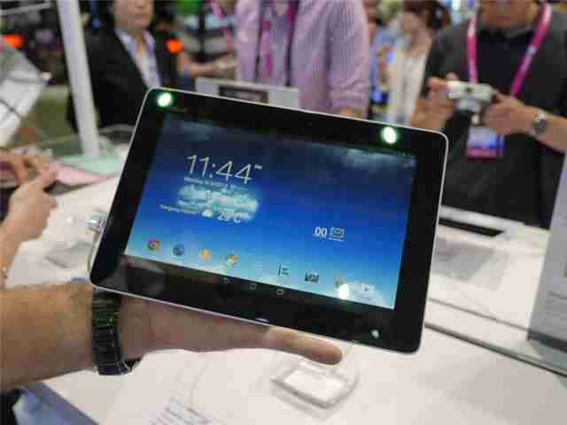 Доступный планшет Philips Amio PI3900B2 с 7 дюймовым экраном