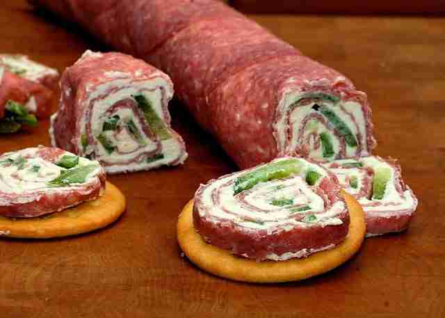 Роллы с сыром и салями