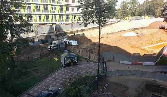 У москвичей выбивают почву из-под ног