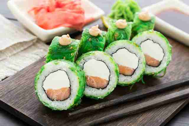 Японская кухня с доставкой на дом от Якитории Японская кухня с доставкой на дом от Якитории