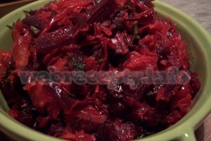 Tushennaja-svekla-s-kvashenoj-kapustoj
