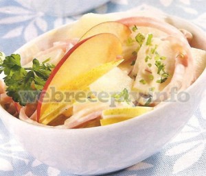 kartofelnyj-salat-s-fruktami-i-vetchinoj