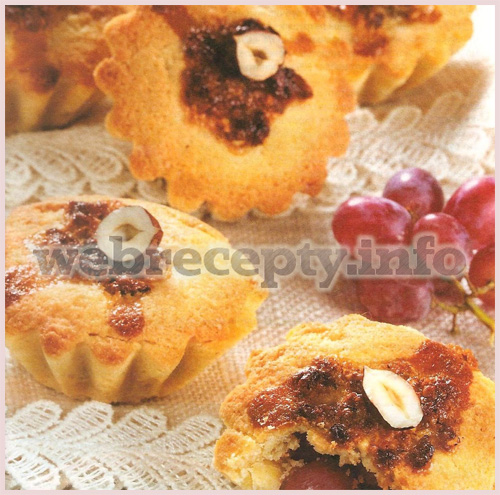 pesochnye-orehovye-pirozhnye-s-vinogradom-big