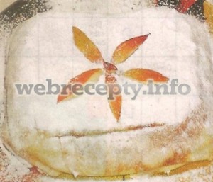 pirog s jablokami i koricej