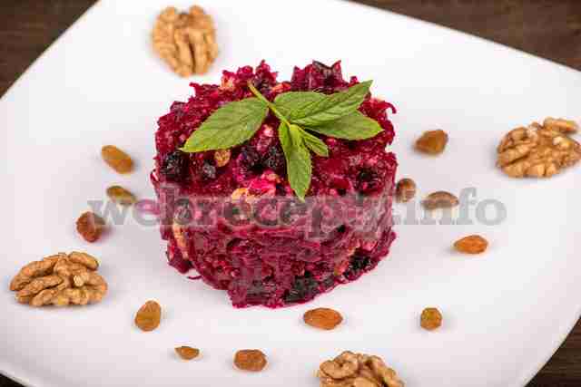 Салат монастырский со свеклой черносливом орехами и медом salat monastyrskij so svekloj chernoslivom orehami i medom