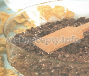 shokoladnyj tort s hrustjawimi hlop'jami